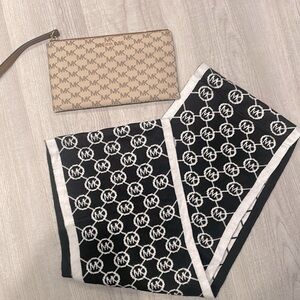 AUTHENTIC MK Infinity reversible and wallet Bundle